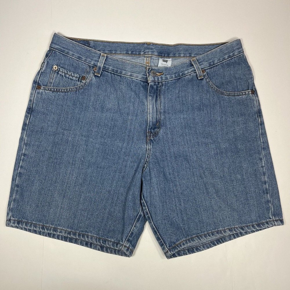 Levi’s Classic Fit Jeans Women’s Denim Blue Shorts Size 16 High Waist 38x7.5